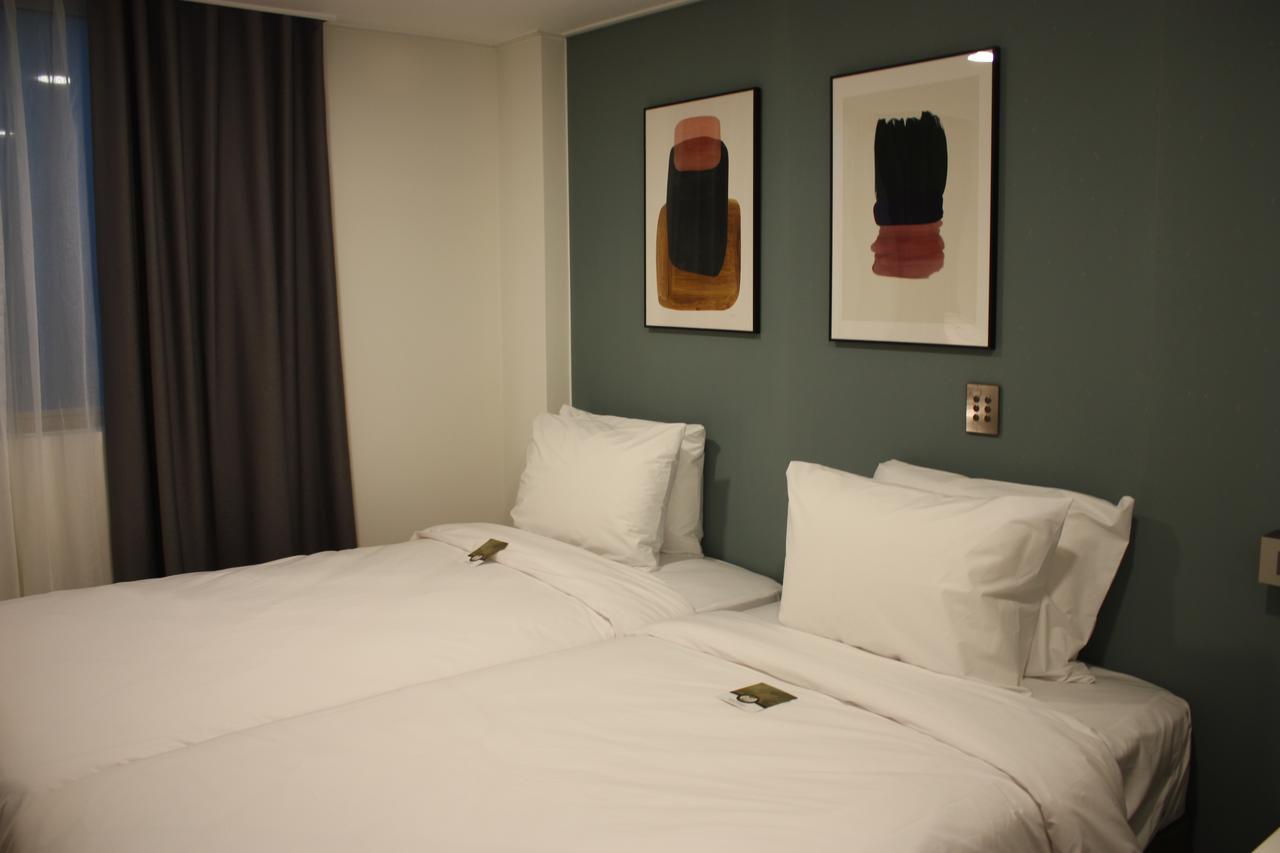 The Hotel Young Inn Seoul Exterior photo