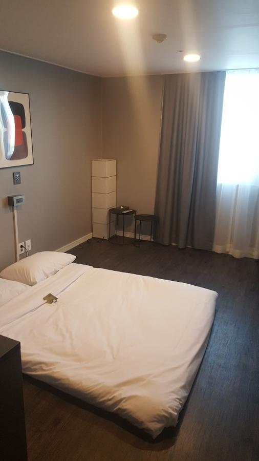 The Hotel Young Inn Seoul Exterior photo